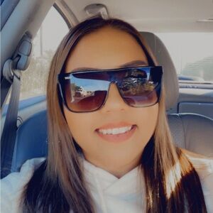 Meet your Posher, Kacey